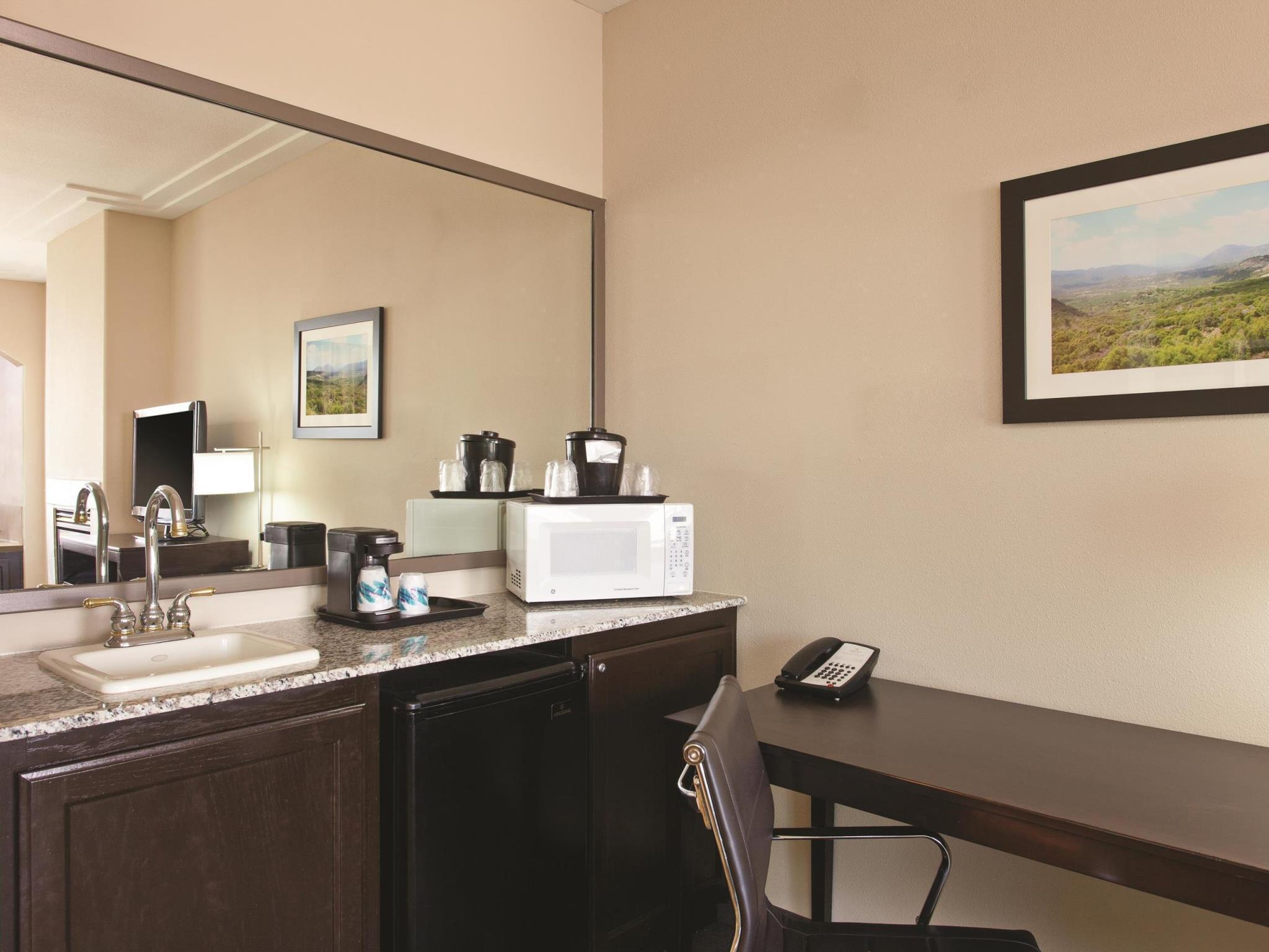 La Quinta By Wyndham Los Banos Extérieur photo