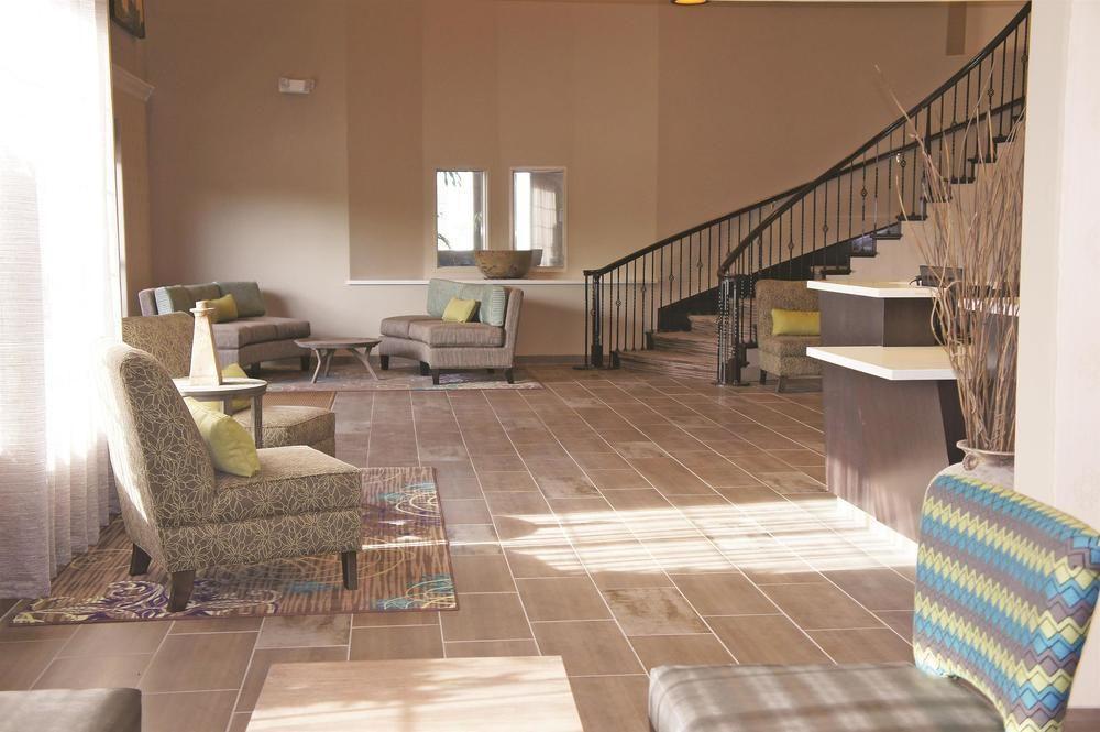 La Quinta By Wyndham Los Banos Extérieur photo